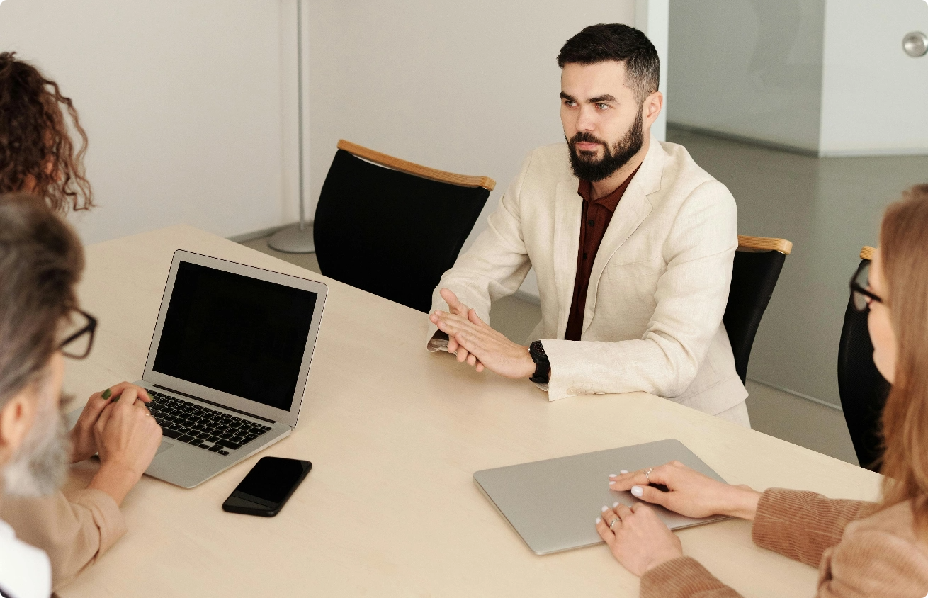 Image réunion d'influenceurs